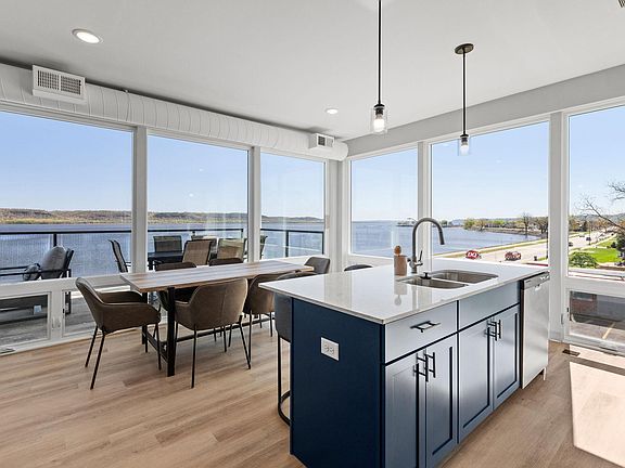 5th image of 907 N Lakeshore Dr #305