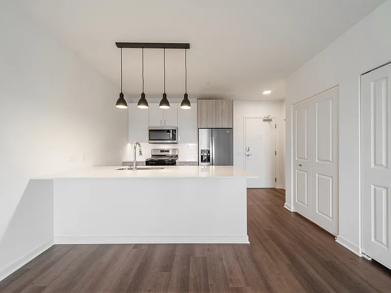 HQ Residences Apartments — Photo 17