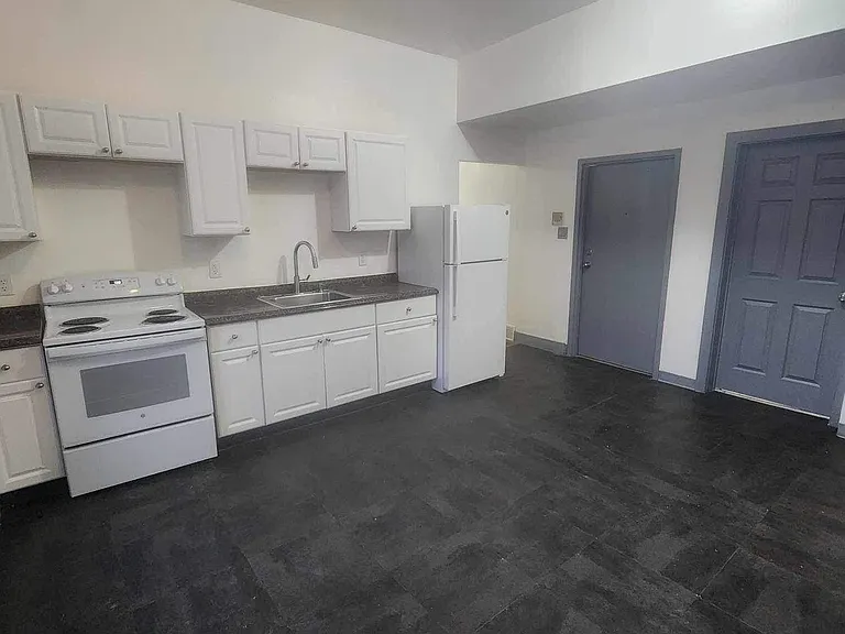 135 Central Ave #4 — Photo 32