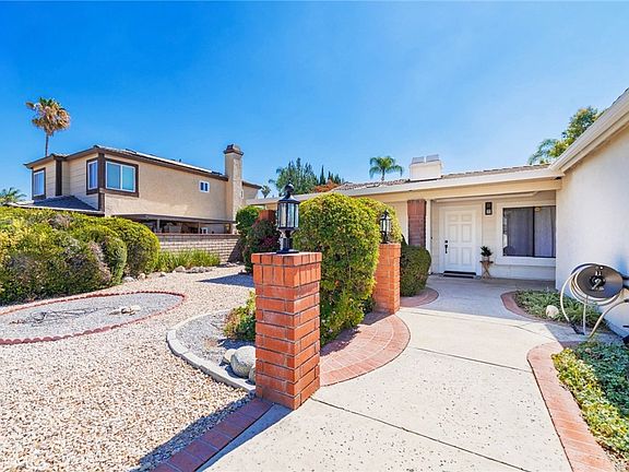 3rd image of 522 Julian Ct