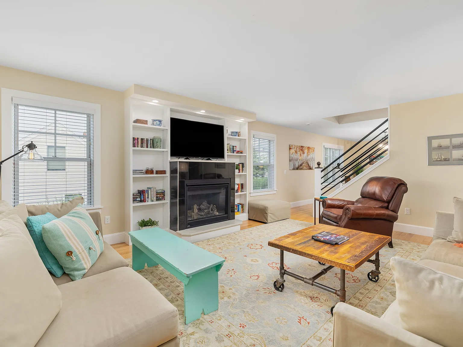5 bed, 2651 sqft, $8,000 — Photo 3