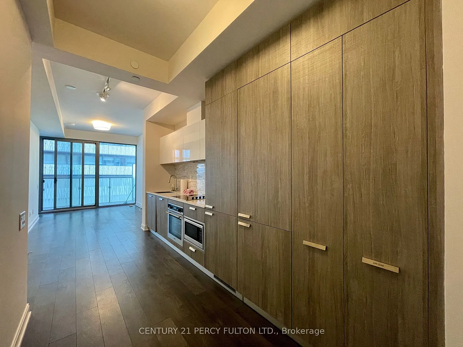 1 bed, $2,400 — Photo 2