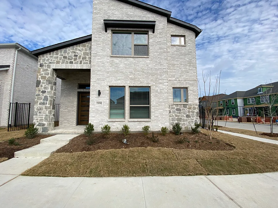 13098 Scissortail Dr