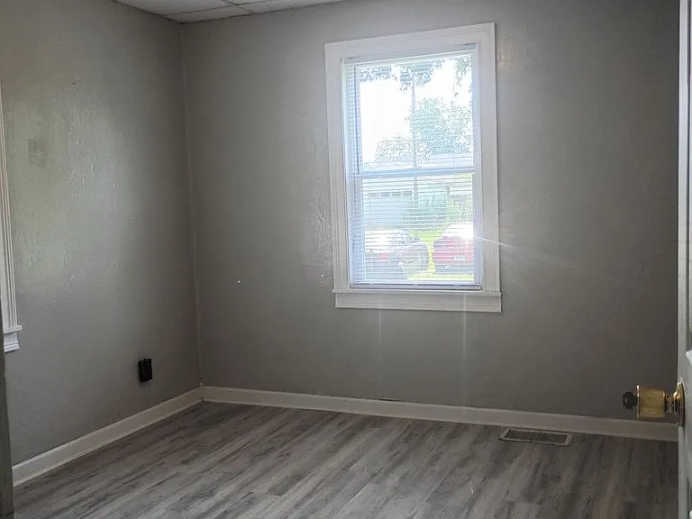 2815 & 2815 1/2 S Pershing Dr (Wynn Funds LLC) — Photo 13