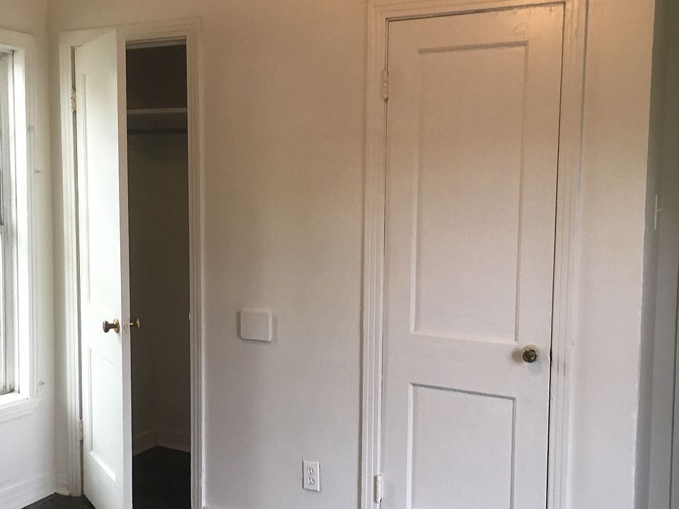 2nd image of 2658 E Ann Arbor Ave