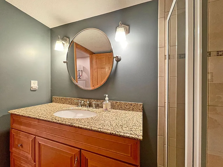 6560 Shadow Ln — Photo 34