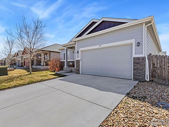 3rd image of 707 S Prairie Dr