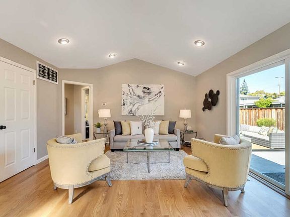 3rd image of 746 San Carlos Ct