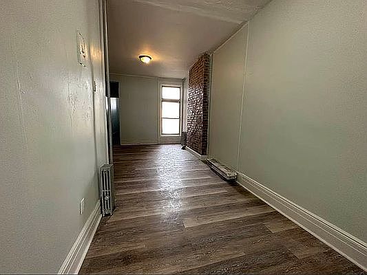 3rd image of 325 Sumpter St APT 2R