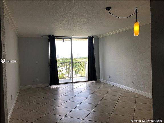 2nd image of 2000 NE 135th St #701