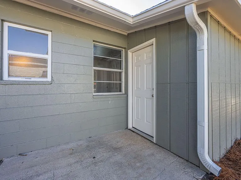 1013 Holton Ave #1 — Photo 22