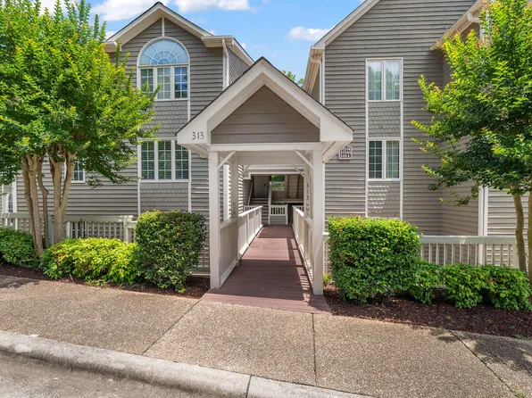 313 Glen Echo Ln APT J, Cary, NC 27518