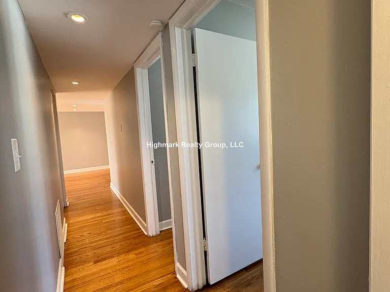 4924 Mulford St #6E — Photo 11