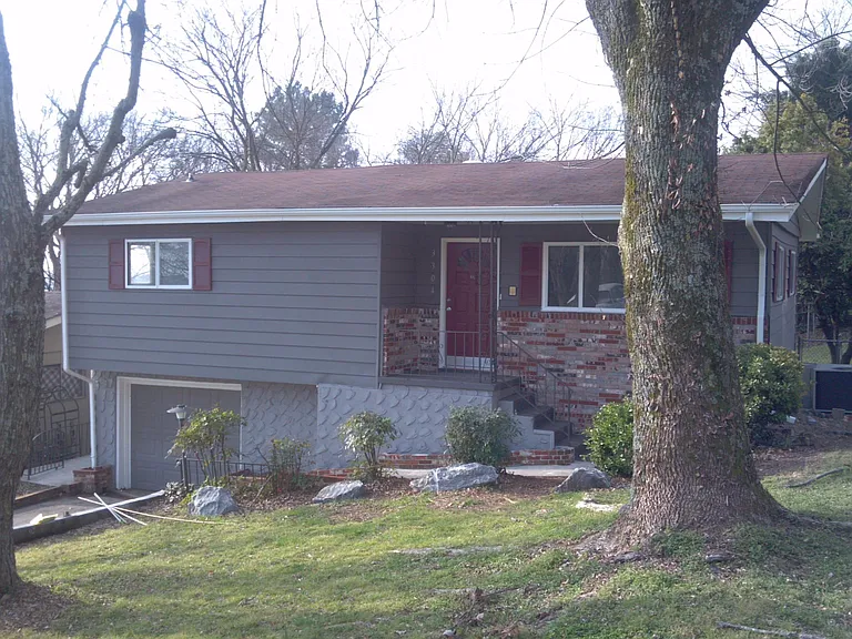 3304 Idlewild Dr — Photo 2