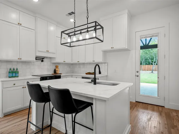 109 Sycamore St, Hillsboro, TX 76645