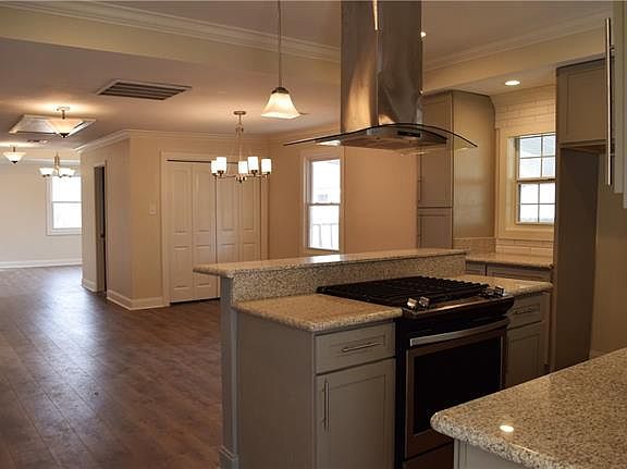 4th image of 2014 Idaho Ave