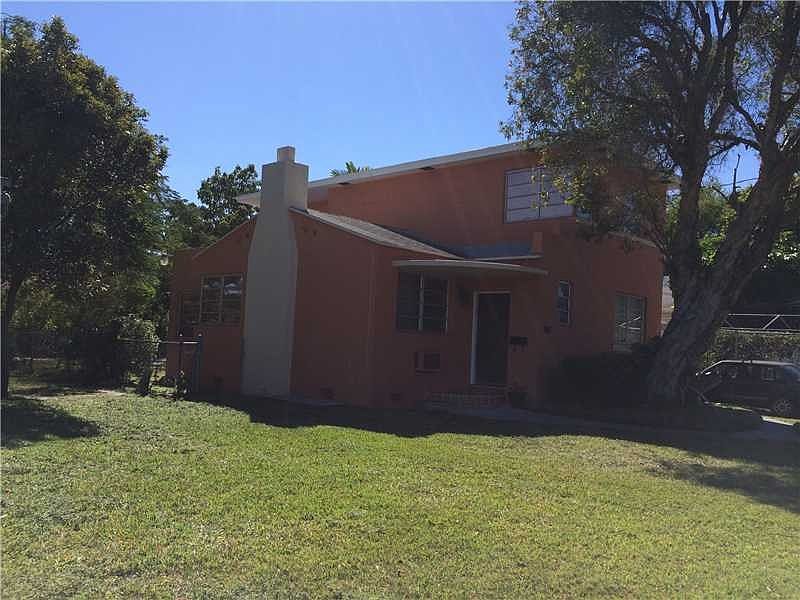 2nd image of 1110 SW 22nd St