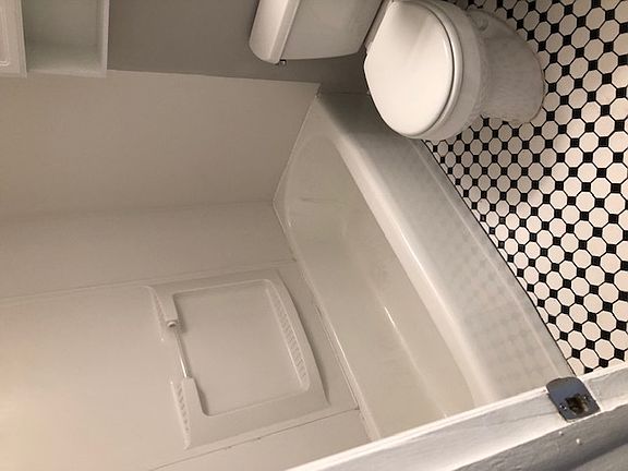 4th image of 1116 W Hawthorne St APT A
