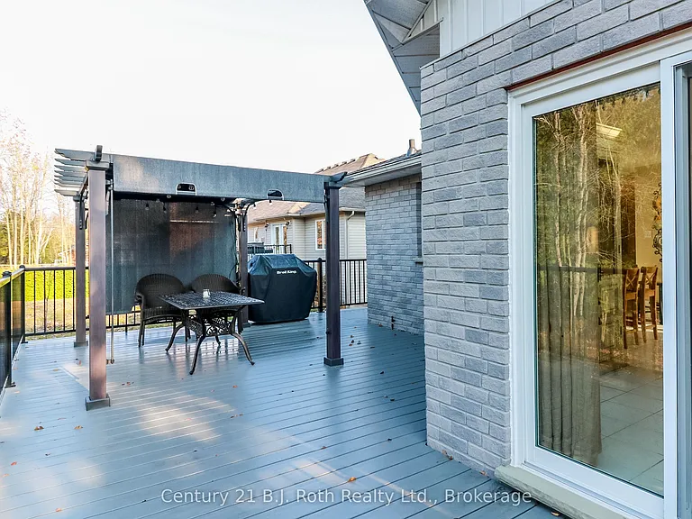 20 Grant Ave — Photo 2