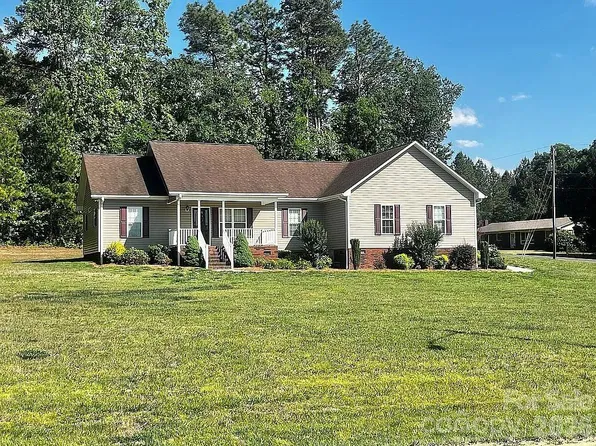 1153 Austin Rd, New London, NC 28127
