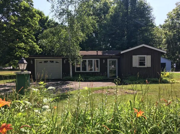 19 Cedar Point DRIVE, Williams Bay, WI 53191