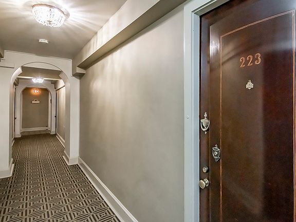 5th image of 1028 E Juneau Ave APT 223