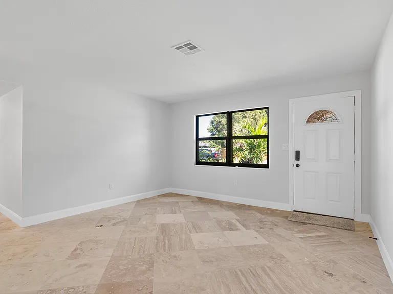 1458 Seabreeze Ln — Photo 9