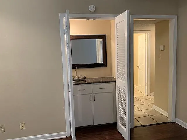 2 bed, 2.5 bath, 1550 sqft, $1,595 — Photo 3