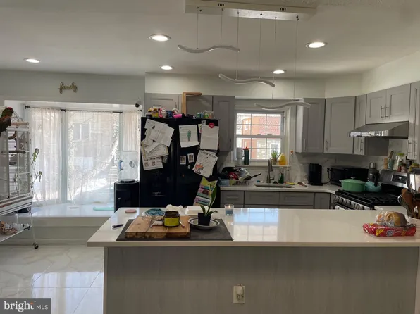 2888 Walnut Hill St, Philadelphia, PA 19152