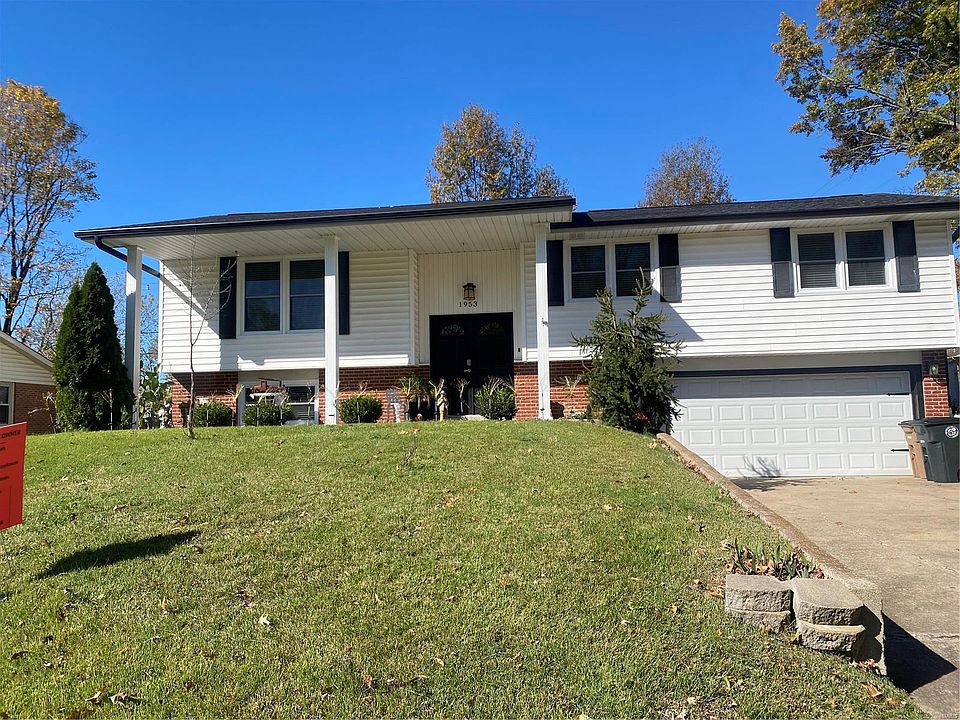 2nd image of 1953 Westwood Dr