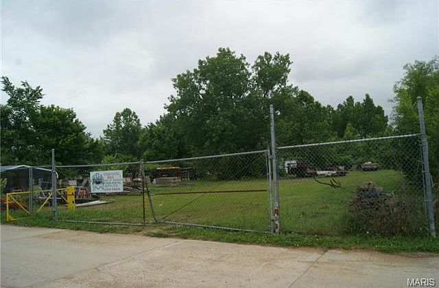 1st image of 8116 Industrial Dr