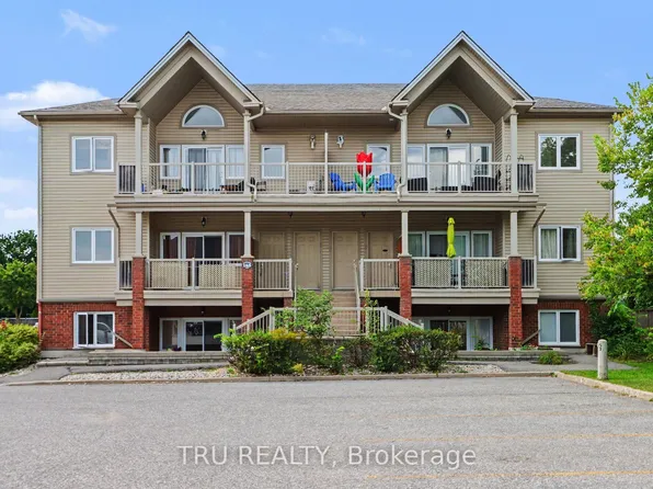 165 Waterbridge Dr #7, Ottawa, ON K2G 7G3