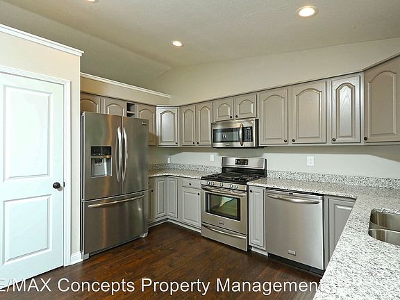 2nd image of 1101 Phillips St