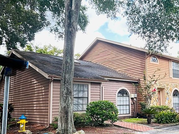 3rd image of 5302 Putnam Ct