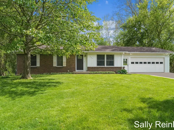 748 Marway St NW, Comstock Park, MI 49321