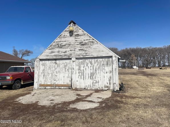 45058 161st St, Watertown, SD 57201