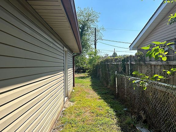 3rd image of 1457 Lincoln Ave