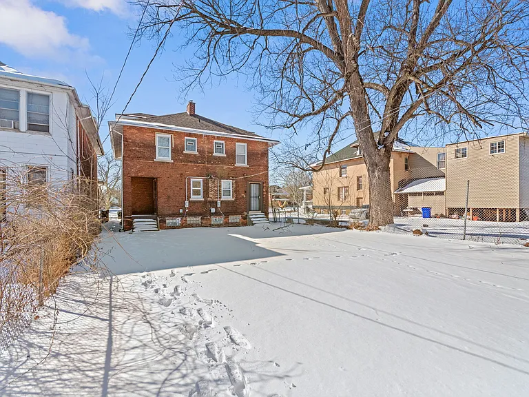 1476 W Grand Blvd — Photo 30
