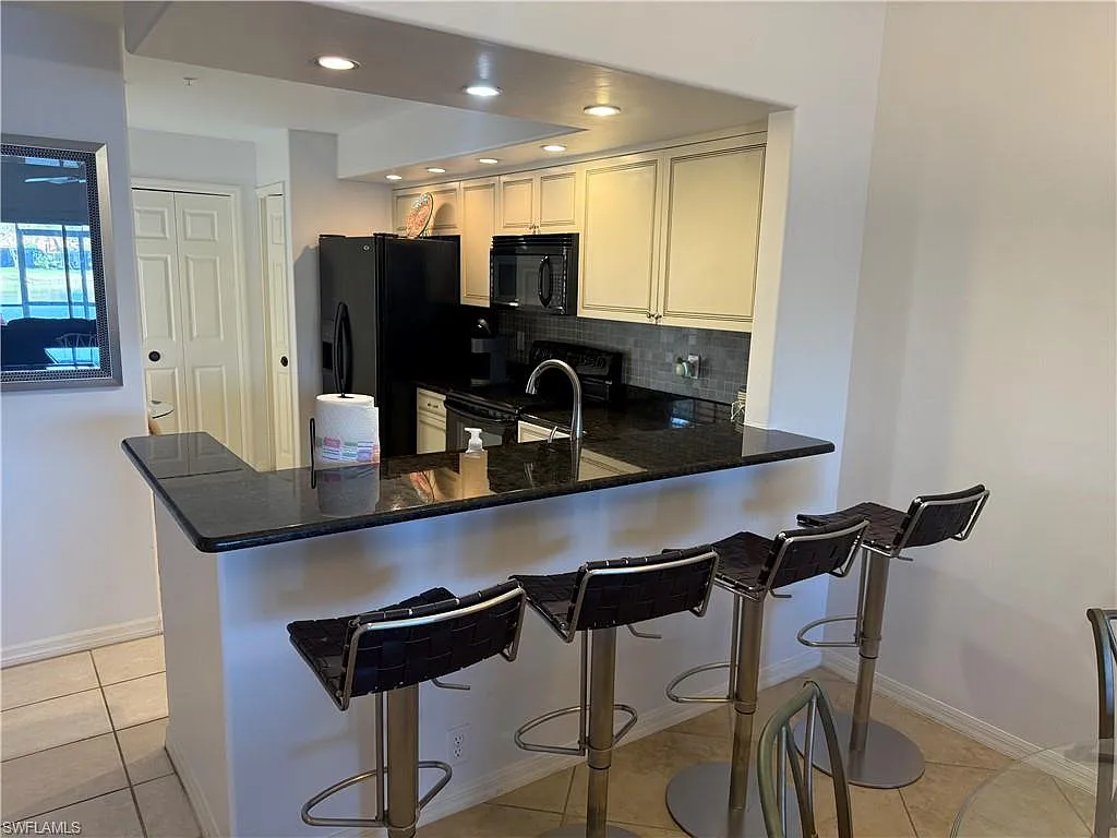2 bed, 2.0 bath, 1076 sqft, $2,200 — Photo 4