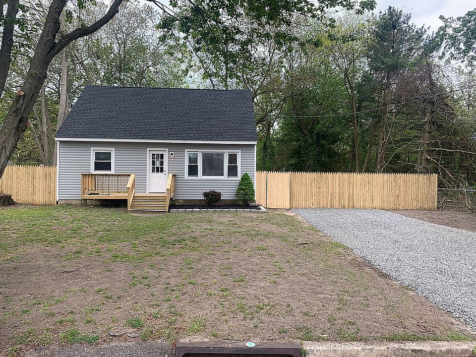 1st image of 525 Sica Ln