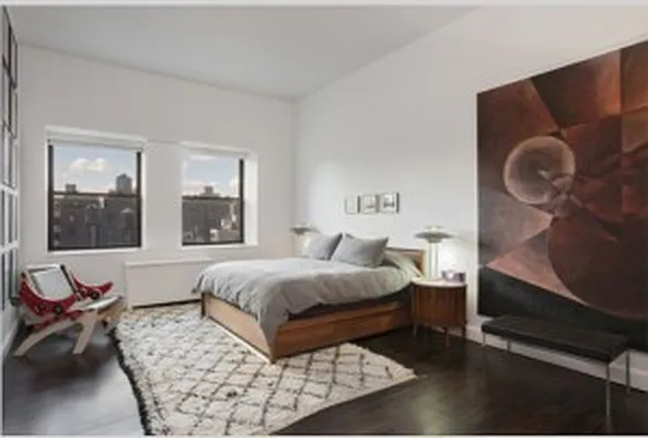 Sold by Avenue Real Estate | media 9