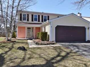 720 Shining Water Dr, Carol Stream, IL 60188