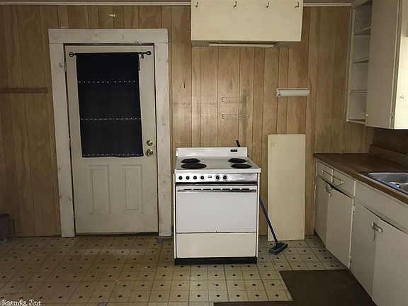 3rd image of 529 Piermont Dr