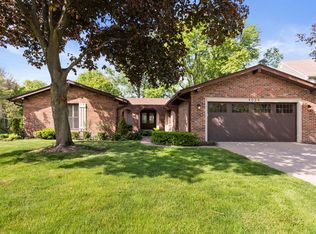 4024 Picardy Dr, Northbrook, IL 60062