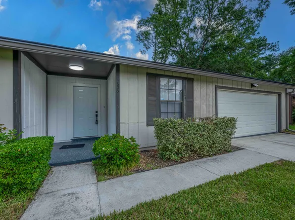 1623 Twin Oak Dr E, Middleburg, FL 32068