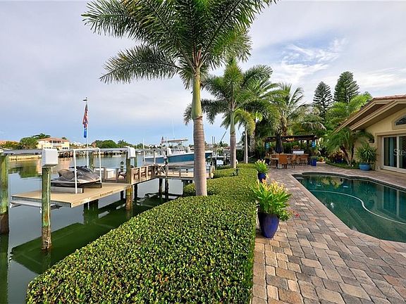 3rd image of 2503 Bayshore Dr