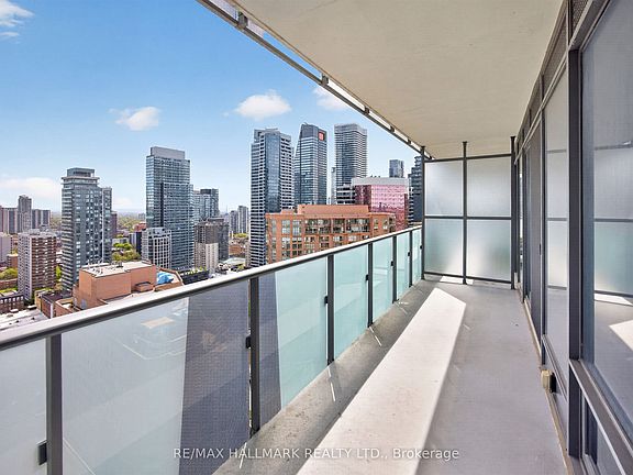 4th image of 1080 Bay St #2801