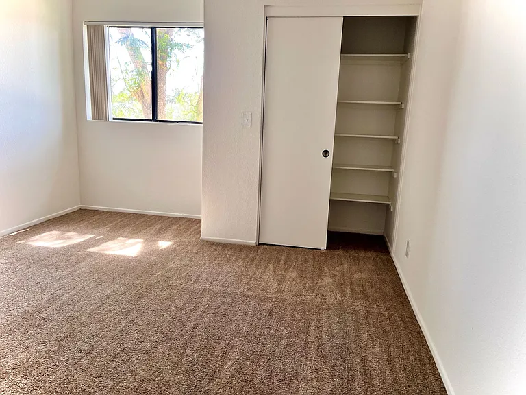 Royal Oaks Apartments in Bermuda Dunes — Photo 13