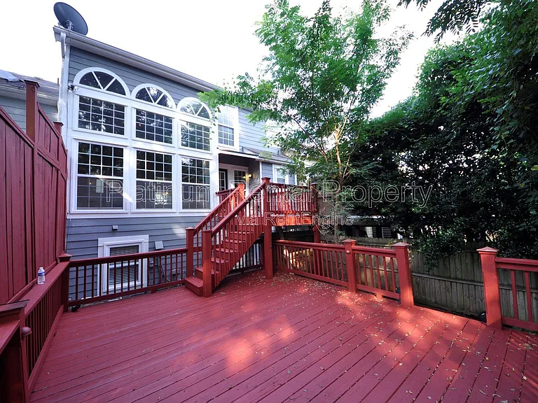 2198 Goodwood Blvd SE — Photo 27