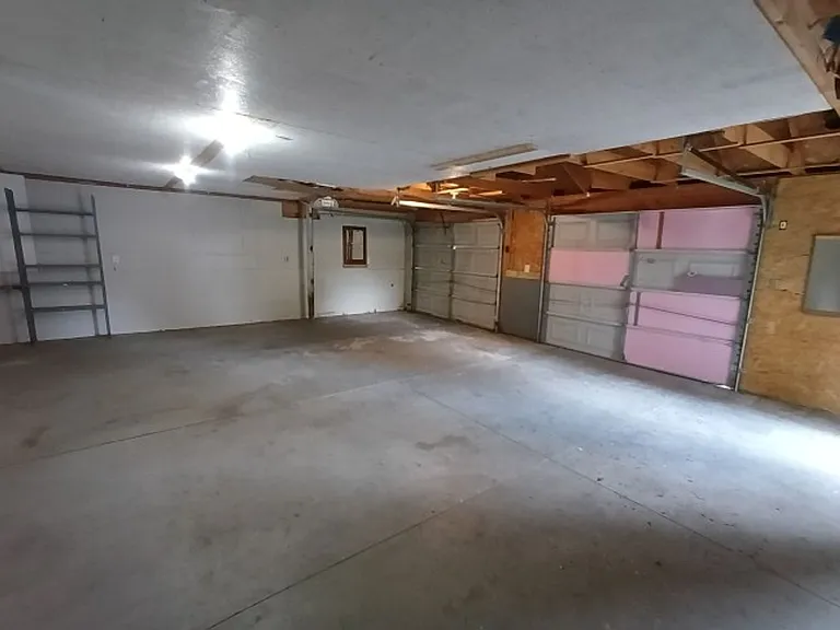 2044 Garrick Ave — Photo 8